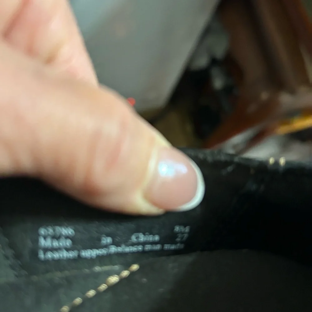 Clark’s bendable Black Leather Mary Jane Shoes with Gold Accents, size 8M - Picture 6 of 10